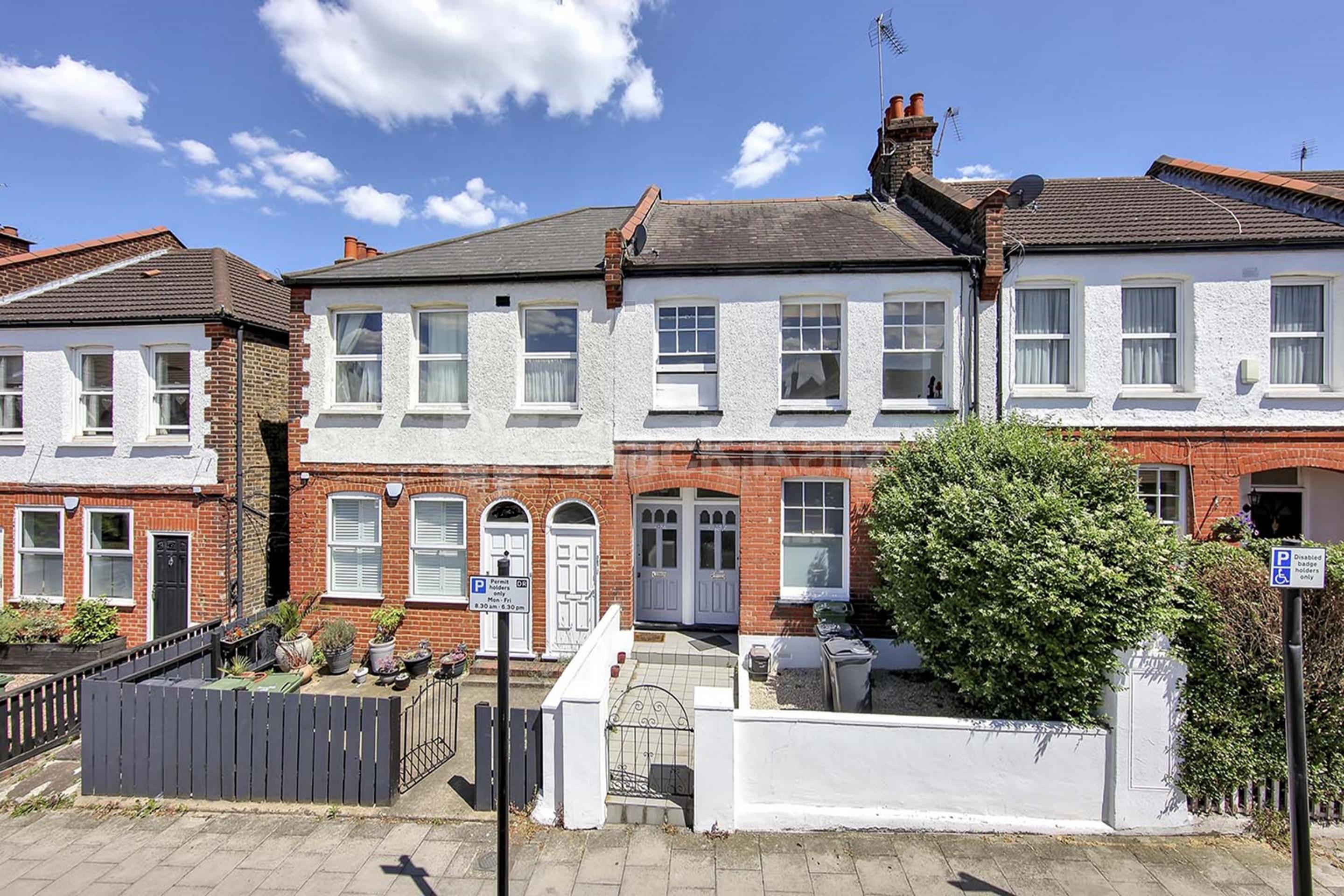 Bright & airy first floor period conversion with extra study room. Lyham Road, Clapham Park SW2
